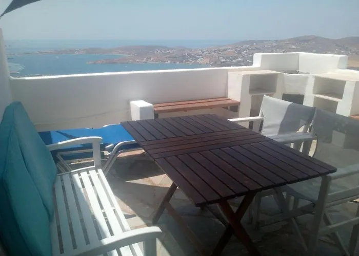 Semi-detached House On The Heights Of Parikia - Exceptional View Of The Cyclades *