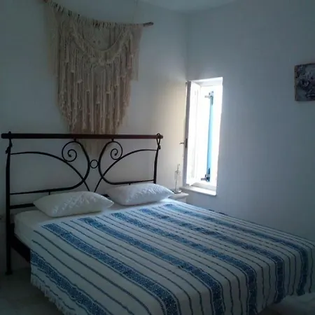 Semi-detached House On The Heights Of Parikia - Exceptional View Of The Cyclades Nyaraló *