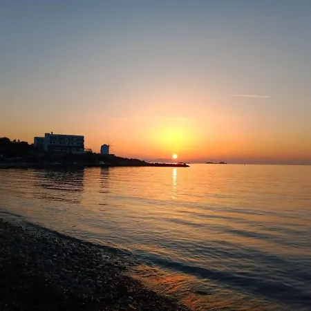 Semi-detached House On The Heights Of Parikia - Exceptional View Of The Cyclades Σπίτι διακοπών *