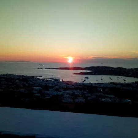 Semi-detached House On The Heights Of Parikia - Exceptional View Of The Cyclades Σπίτι διακοπών *