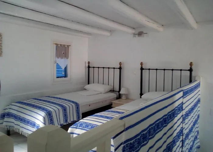 Semesterbostad Semi-detached House On The Heights Of Parikia - Exceptional View Of The Cyclades *