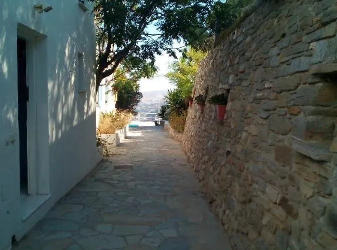 Semesterbostad Semi-detached House On The Heights Of Parikia - Exceptional View Of The Cyclades Páros