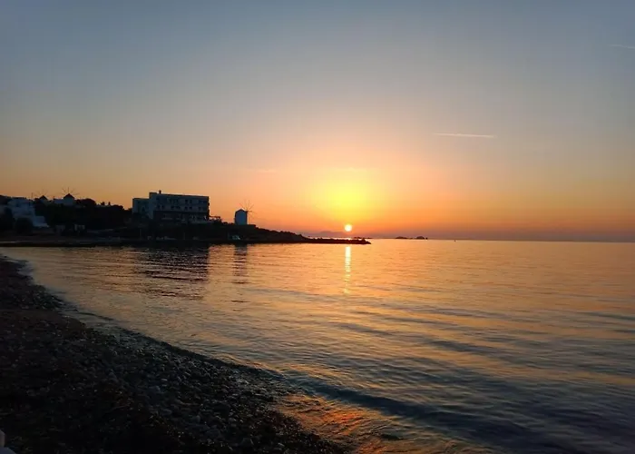 Semi-detached House On The Heights Of Parikia - Exceptional View Of The Cyclades Vakantiehuis *